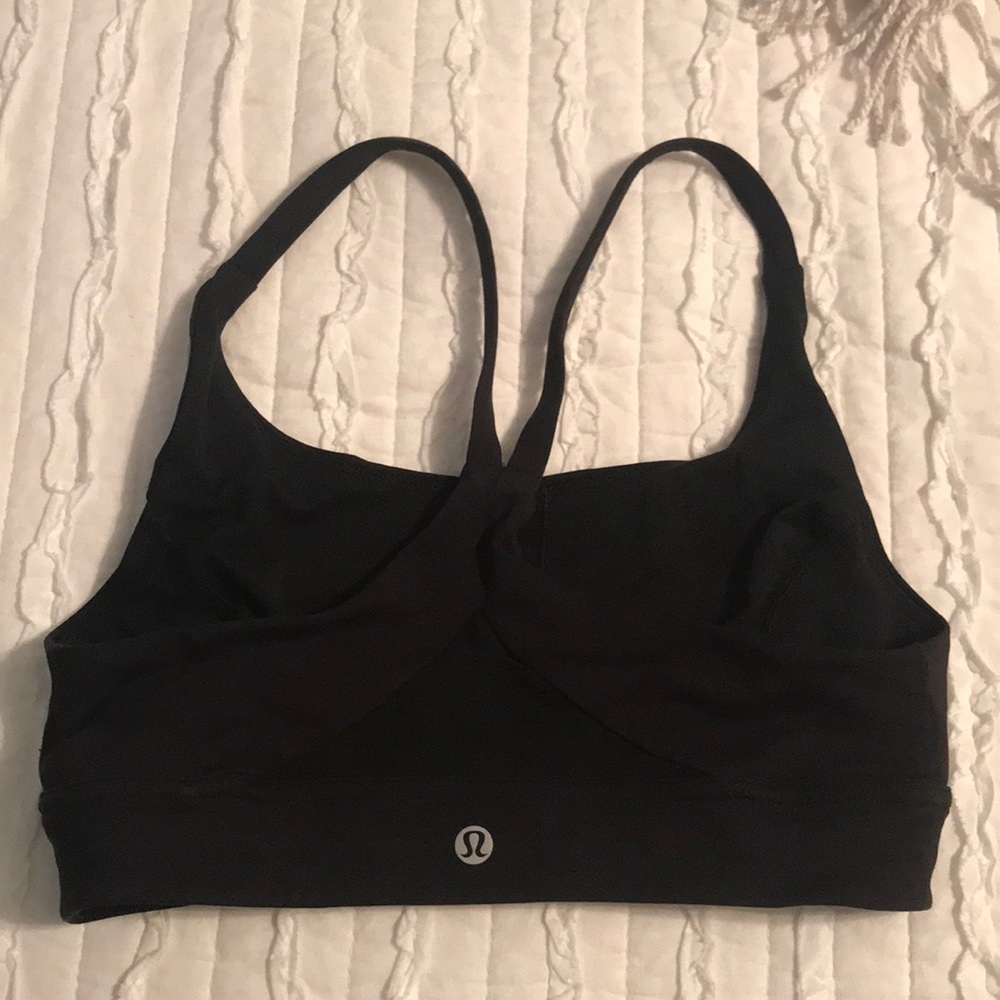 Lululemon sports bra size 6